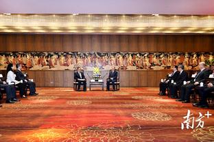 中国足协主席宋凯与国际足联主席因凡蒂诺在沙特吉达会面
